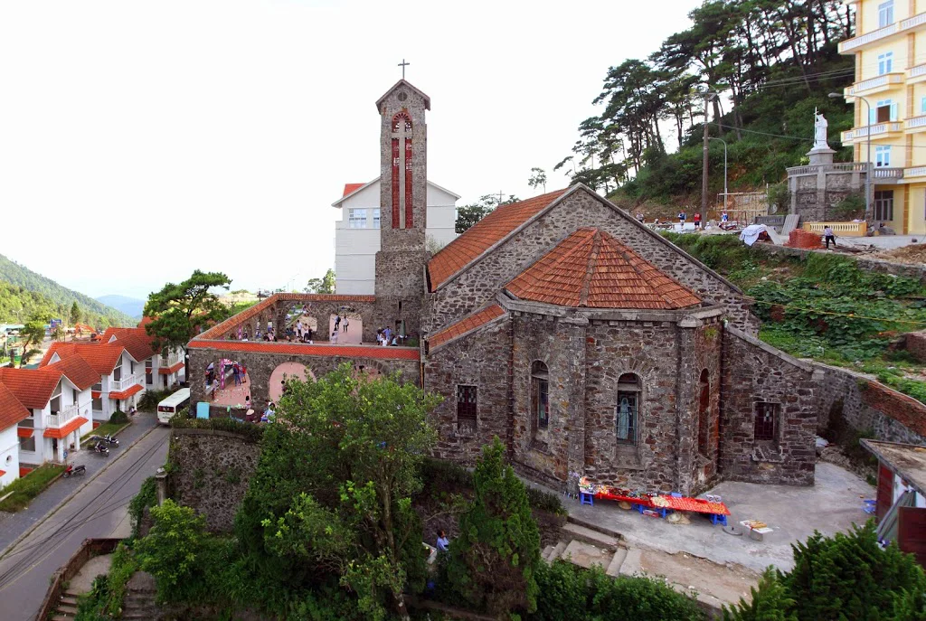 Nha tho da Tam Dao 20