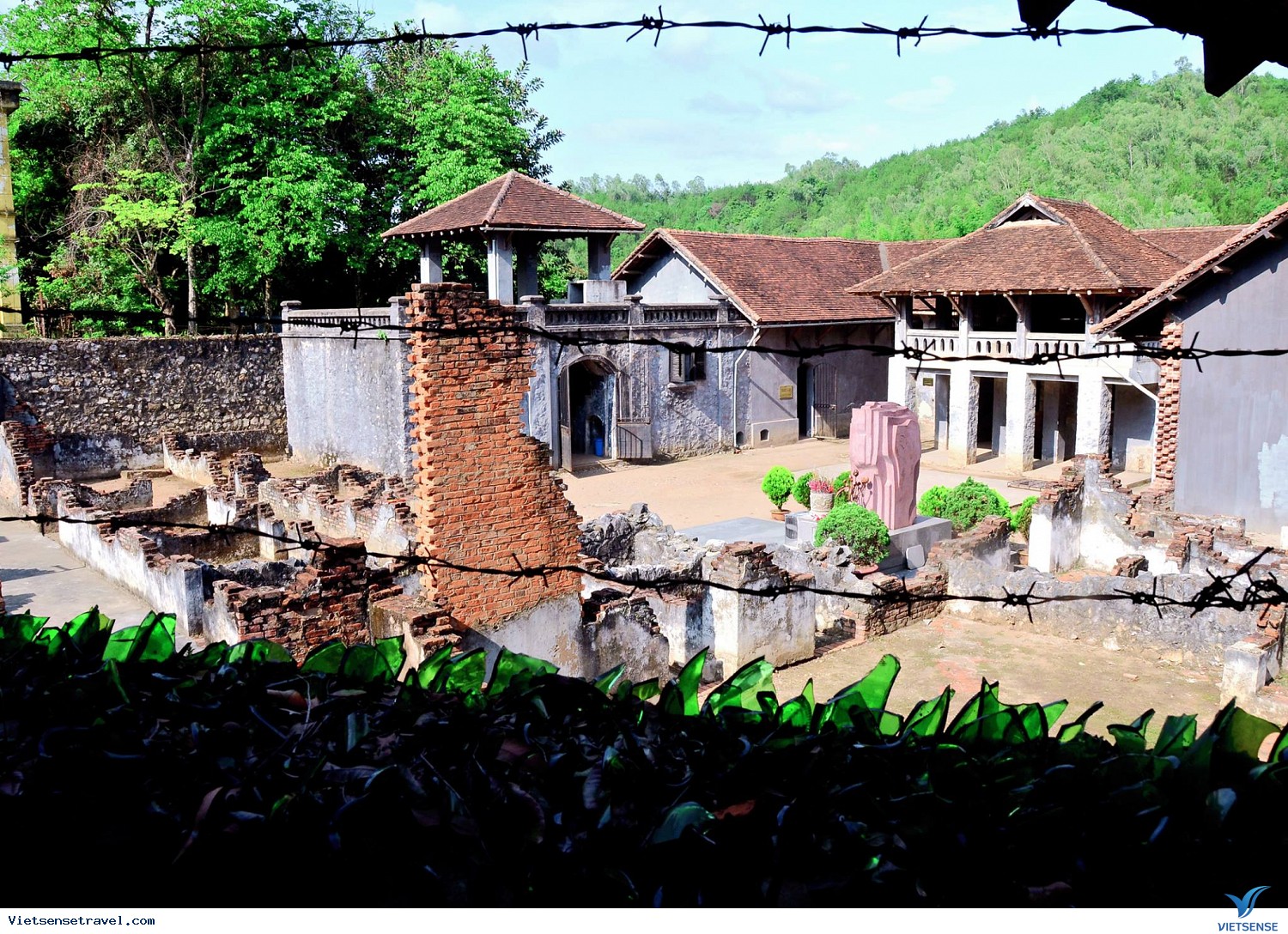 Tham quan di tích nhà tù Sơn La và bảo tàng Sơn La