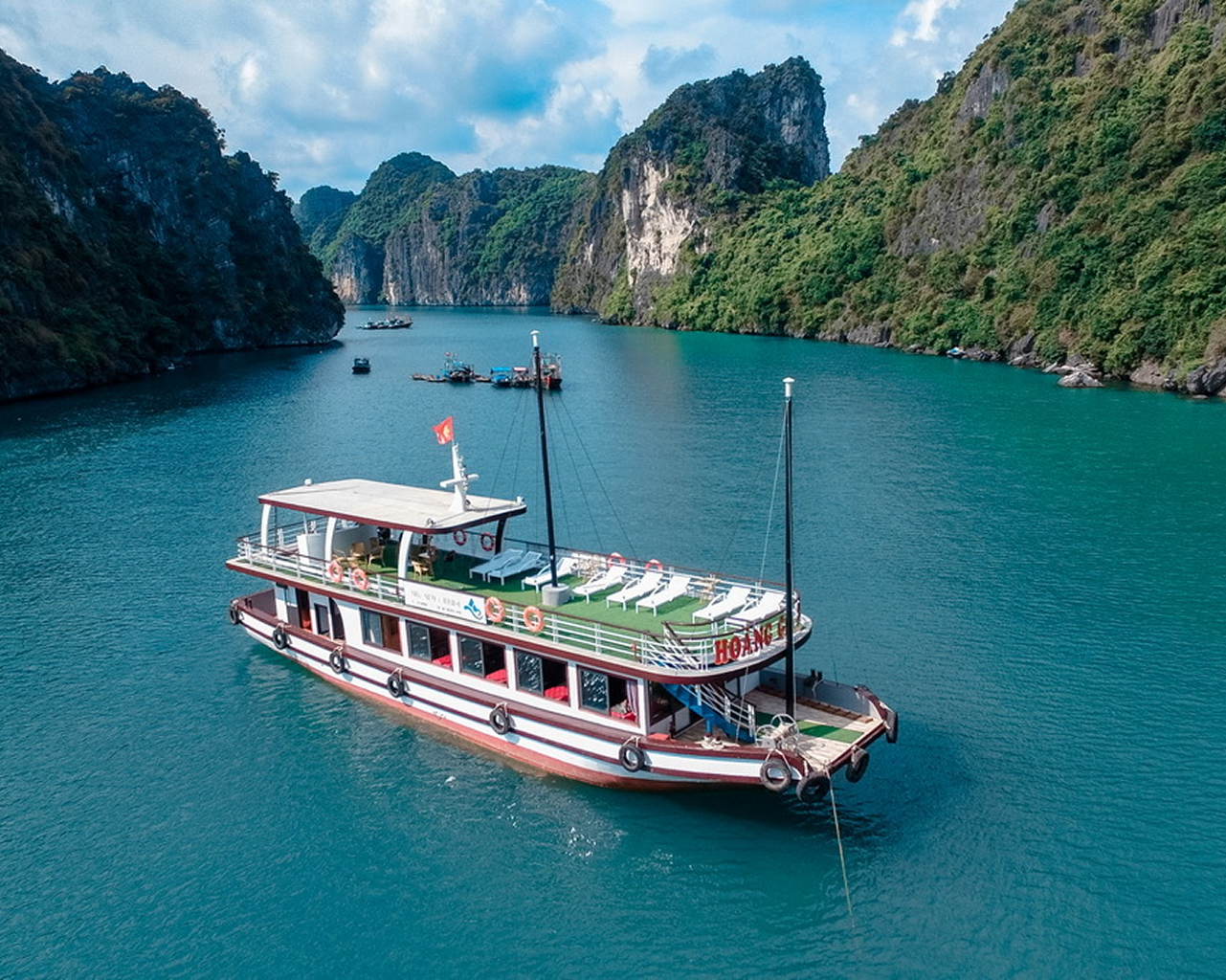 Vịnh Lan Hạ - Vẻ đẹp hoang sơ, thanh bình khiến bao người thương nhớ