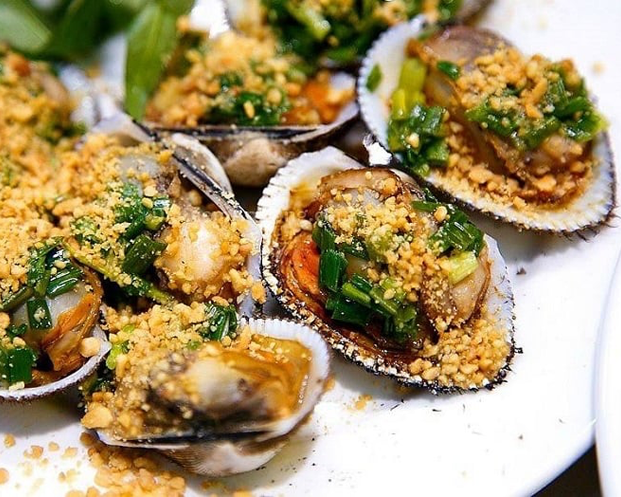 Hàu nướng mỡ hành hương vị ngon khó cưỡng