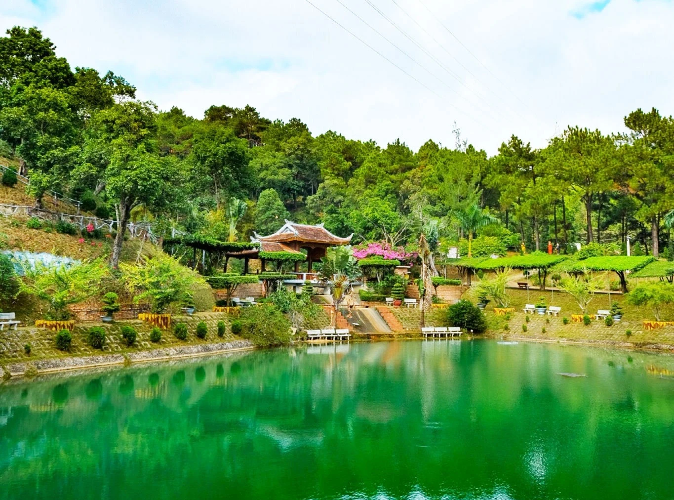 Bái Tử Long Mountain Resort